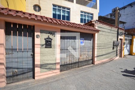 Casa para alugar com 78m², 2 quartos e 1 vaga Casa para alugar com 78m², 2 quartos e 1 vagaFachada