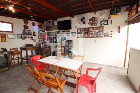 Casa à venda com 261m², 6 quartos e 1 vagaChurrasqueira