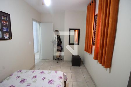 Quarto 2 de casa à venda com 6 quartos, 261m² em Vila Antonieta, São Paulo