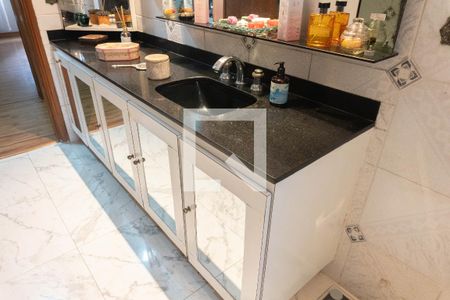 Apartamento à venda com 170m², 3 quartos e 1 vagaBanheiro