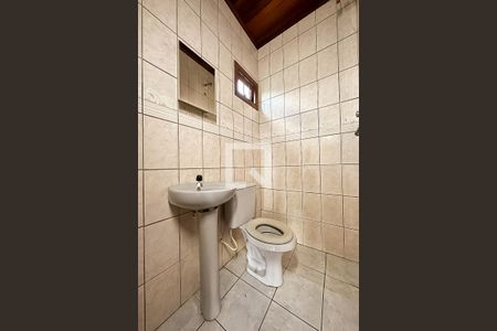 Casa para alugar com 168m², 5 quartos e 2 vagasBanheiro 1