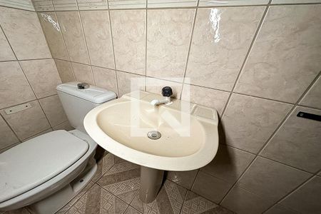 Casa para alugar com 168m², 5 quartos e 2 vagasBanheiro 2