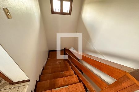 Casa para alugar com 168m², 5 quartos e 2 vagasEscada