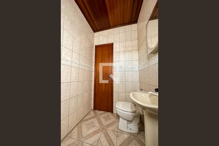 Casa para alugar com 168m², 5 quartos e 2 vagasBanheiro 2