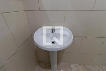 Casa para alugar com 32m², 1 quarto e sem vaga Casa para alugar com 32m², 1 quarto e sem vagaBanheiro