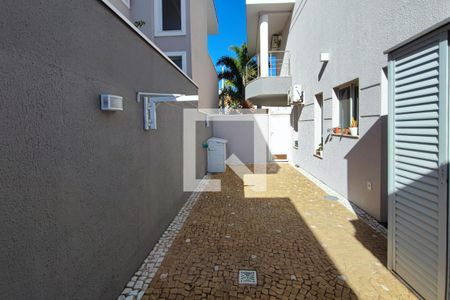 Casa de condomínio à venda com 290m², 4 quartos e 4 vagasQuintal