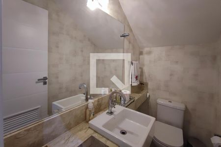 Casa de condomínio à venda com 290m², 4 quartos e 4 vagasLavabo