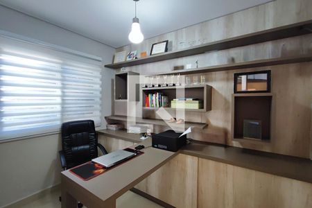 Casa de condomínio à venda com 290m², 4 quartos e 4 vagasEscritório