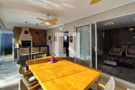 Casa de condomínio à venda com 290m², 4 quartos e 4 vagasÁrea gourmet