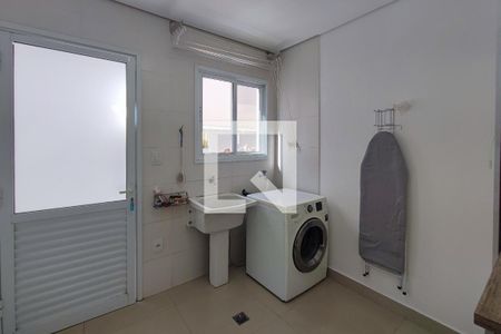 Casa de condomínio à venda com 290m², 4 quartos e 4 vagasÁrea de Serviço