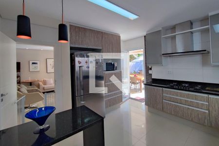 Casa de condomínio à venda com 290m², 4 quartos e 4 vagasCozinha