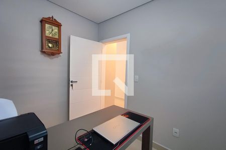 Casa de condomínio à venda com 290m², 4 quartos e 4 vagasEscritório