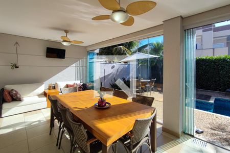 Casa de condomínio à venda com 290m², 4 quartos e 4 vagasÁrea gourmet