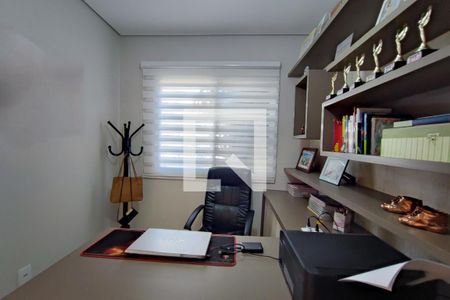 Casa de condomínio à venda com 290m², 4 quartos e 4 vagasEscritório