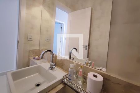 Casa de condomínio à venda com 290m², 4 quartos e 4 vagasLavabo