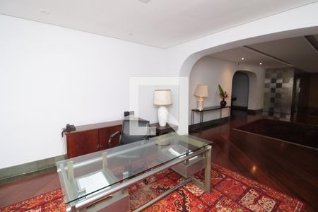 Apartamento à venda com 240m², 5 quartos e 3 vagas Apartamento à venda com 240m², 5 quartos e 3 vagasHall social