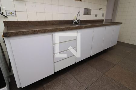 Apartamento à venda com 240m², 5 quartos e 3 vagas Apartamento à venda com 240m², 5 quartos e 3 vagasCozinha - Armários