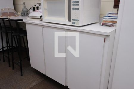 Apartamento à venda com 240m², 5 quartos e 3 vagas Apartamento à venda com 240m², 5 quartos e 3 vagasCozinha - Armários