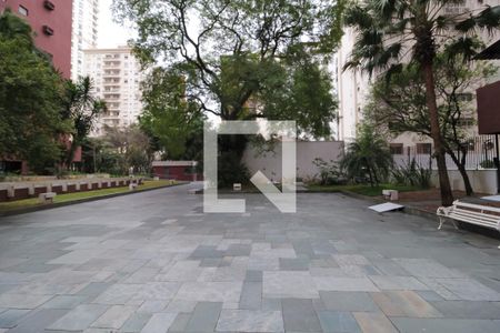 Apartamento à venda com 240m², 5 quartos e 3 vagas Apartamento à venda com 240m², 5 quartos e 3 vagasÁrea comum