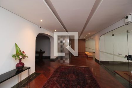 Apartamento à venda com 240m², 5 quartos e 3 vagas Apartamento à venda com 240m², 5 quartos e 3 vagasHall social