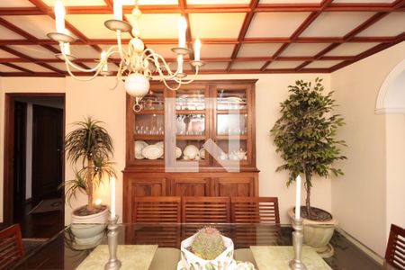 Apartamento à venda com 240m², 5 quartos e 3 vagas Apartamento à venda com 240m², 5 quartos e 3 vagasSala de Jantar