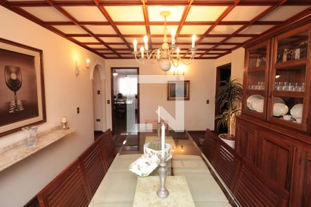 Apartamento à venda com 240m², 5 quartos e 3 vagas Apartamento à venda com 240m², 5 quartos e 3 vagasSala de Jantar