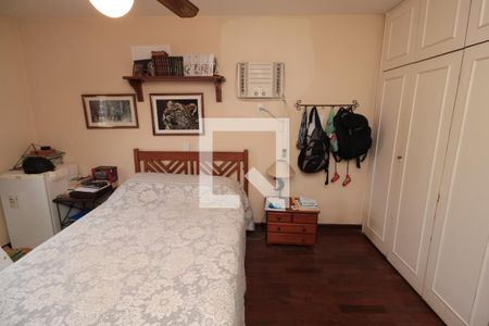 Apartamento à venda com 240m², 5 quartos e 3 vagas Apartamento à venda com 240m², 5 quartos e 3 vagasQuarto 2