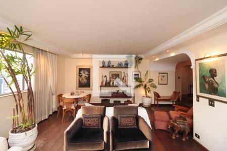 Apartamento à venda com 240m², 5 quartos e 3 vagas Apartamento à venda com 240m², 5 quartos e 3 vagasSala