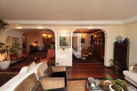 Apartamento à venda com 240m², 5 quartos e 3 vagas Apartamento à venda com 240m², 5 quartos e 3 vagasDetalhe Sala