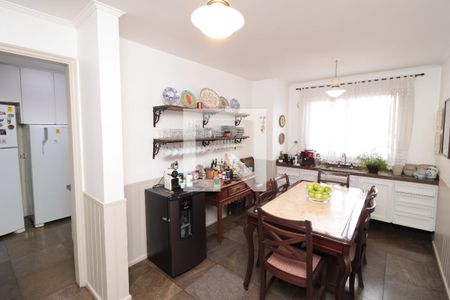 Apartamento à venda com 240m², 5 quartos e 3 vagas Apartamento à venda com 240m², 5 quartos e 3 vagasCozinha - Sala de Jantar