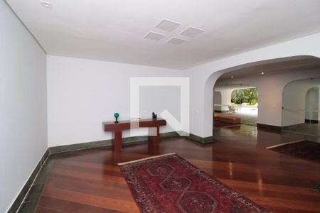 Apartamento à venda com 240m², 5 quartos e 3 vagas Apartamento à venda com 240m², 5 quartos e 3 vagasHall social