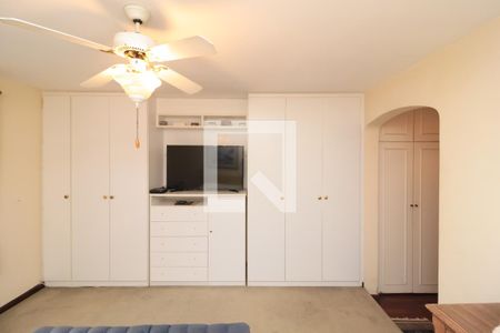 Apartamento à venda com 240m², 5 quartos e 3 vagas Apartamento à venda com 240m², 5 quartos e 3 vagasSuíte