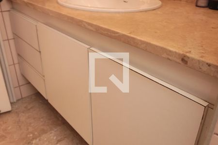 Apartamento à venda com 240m², 5 quartos e 3 vagas Apartamento à venda com 240m², 5 quartos e 3 vagasBanheiro - Armário