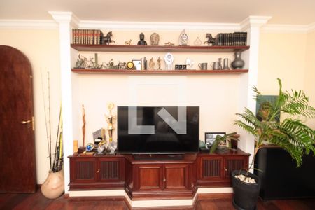 Apartamento à venda com 240m², 5 quartos e 3 vagas Apartamento à venda com 240m², 5 quartos e 3 vagasEscritório