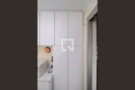 Apartamento à venda com 240m², 5 quartos e 3 vagas Apartamento à venda com 240m², 5 quartos e 3 vagasCozinha - Armários