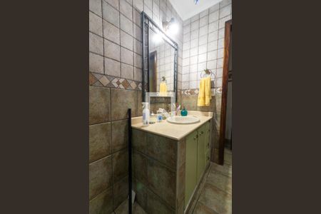 Casa à venda com 205m², 3 quartos e 2 vagasBanheiro