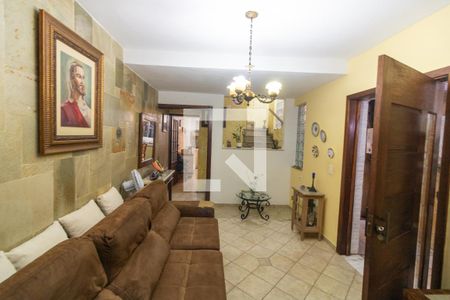 Casa à venda com 205m², 3 quartos e 2 vagasSala