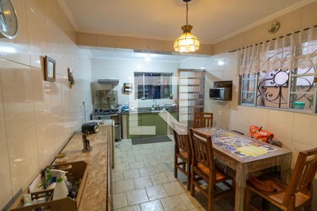 Casa à venda com 205m², 3 quartos e 2 vagasCozinha