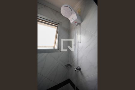 Apartamento para alugar com 98m², 3 quartos e 1 vagaChuveiro do banheiro da suíte 