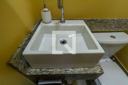 Casa à venda com 258m², 3 quartos e 4 vagasBanheiro de Serviço