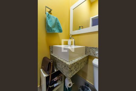 Casa à venda com 258m², 3 quartos e 4 vagasBanheiro de Serviço