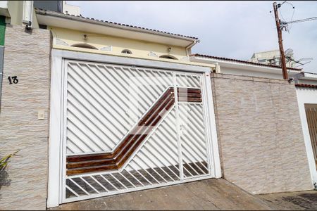 Casa para alugar com 96m², 2 quartos e 1 vaga Casa para alugar com 96m², 2 quartos e 1 vagaFachada