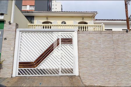 Casa para alugar com 96m², 2 quartos e 1 vaga Casa para alugar com 96m², 2 quartos e 1 vagaFachada