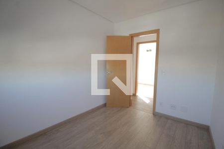 Quarto 1 de apartamento para alugar com 3 quartos, 86m² em Jardim Itu, Porto Alegre