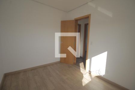Quarto 2 de apartamento para alugar com 3 quartos, 86m² em Jardim Itu, Porto Alegre