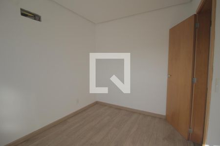 Quarto 2 de apartamento para alugar com 3 quartos, 86m² em Jardim Itu, Porto Alegre