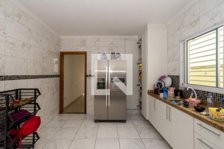 Casa à venda com 270m², 4 quartos e 3 vagas Casa à venda com 270m², 4 quartos e 3 vagasCozinha