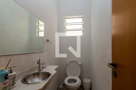 Casa à venda com 270m², 4 quartos e 3 vagas Casa à venda com 270m², 4 quartos e 3 vagasLavabo