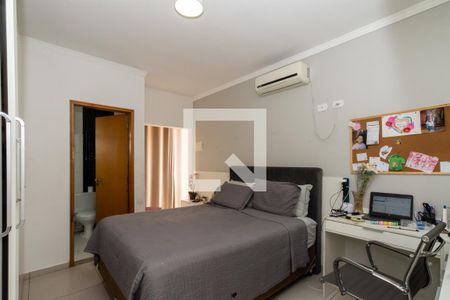 Casa à venda com 270m², 4 quartos e 3 vagas Casa à venda com 270m², 4 quartos e 3 vagasSuíte master