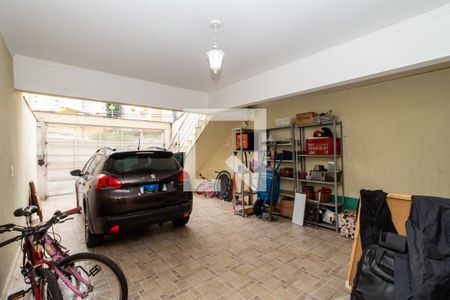 Casa à venda com 270m², 4 quartos e 3 vagas Casa à venda com 270m², 4 quartos e 3 vagasGaragem